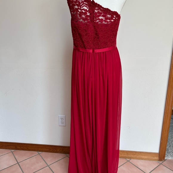 Red David’s Bridal women’s bridesmaid dresses - Picture 3 of 4